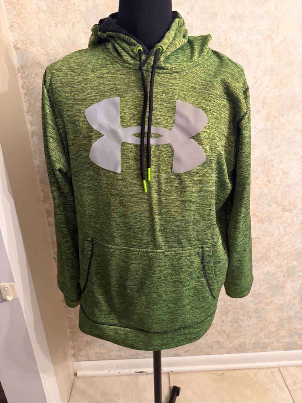 Under Armour Men's Green Tech Hoodie Sweatshirt